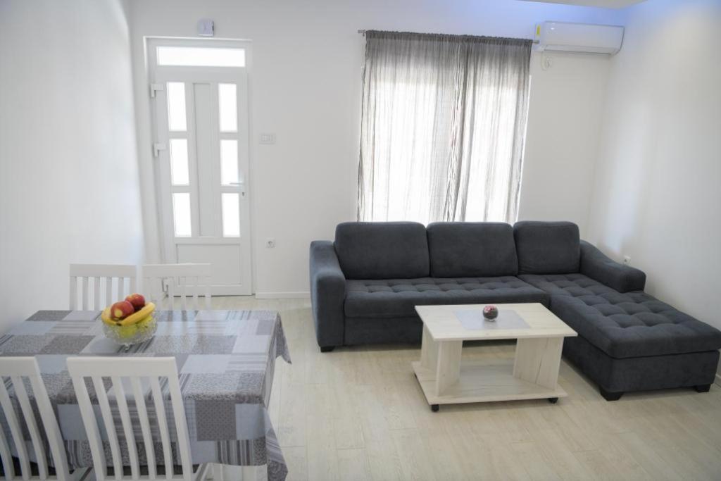 Apartments Tila Trebinje Luaran gambar